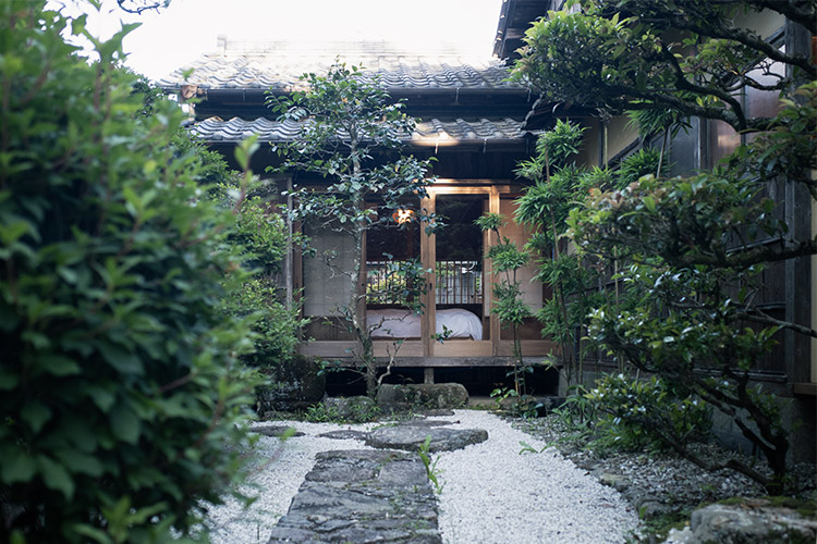 公式】 NIPPONIA 美濃商家町 │和紙がつくった町に逢う