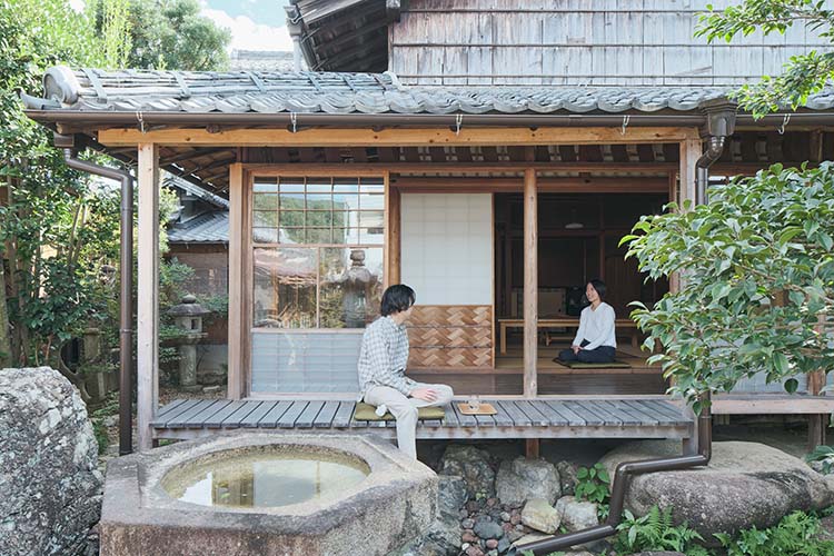 公式】 NIPPONIA 美濃商家町 │和紙がつくった町に逢う